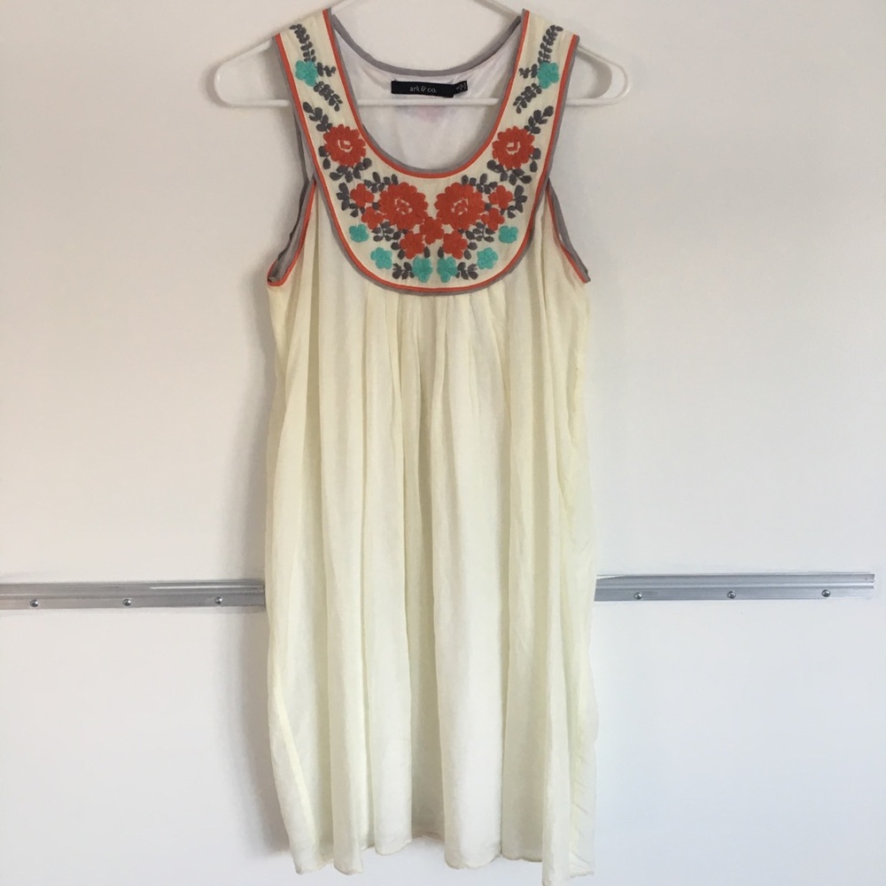 Embroidered sundress S